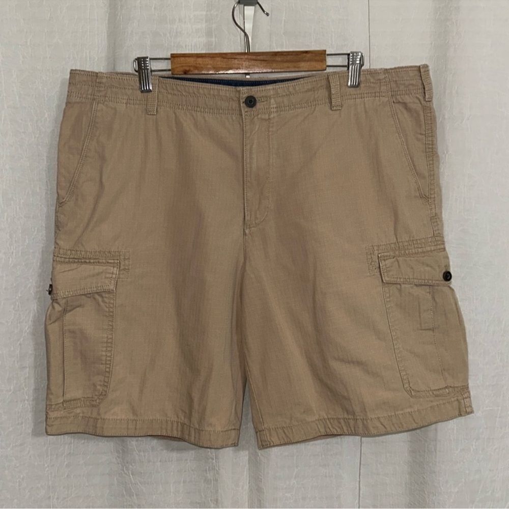 IZOD Saltwater 40 x 10.5 Khaki Cargo Textured Plaid 💯 Cotton Six Pocket Shorts